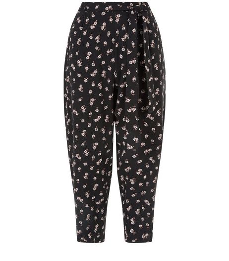 Black Ditsy Floral Print Cropped Trousers | New Look