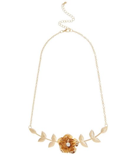 Gold 3D Flower Necklace | New Look