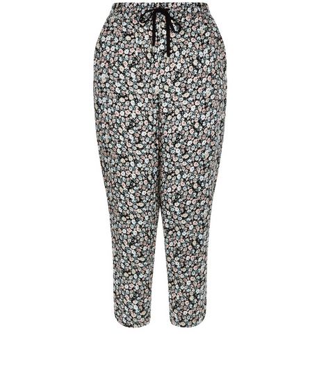 Black Ditsy Floral Print Cropped Joggers | New Look