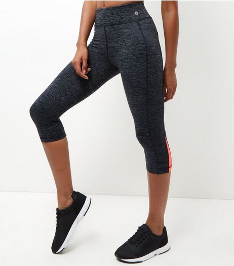 Dark Grey Contrast Panel Cropped Sports Leggings | New Look