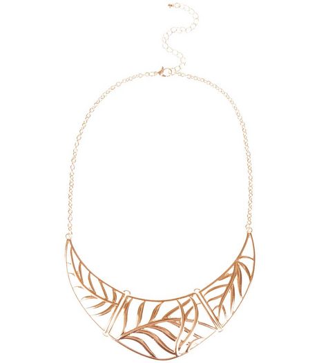 Gold Leaf Cut Out Necklace | New Look