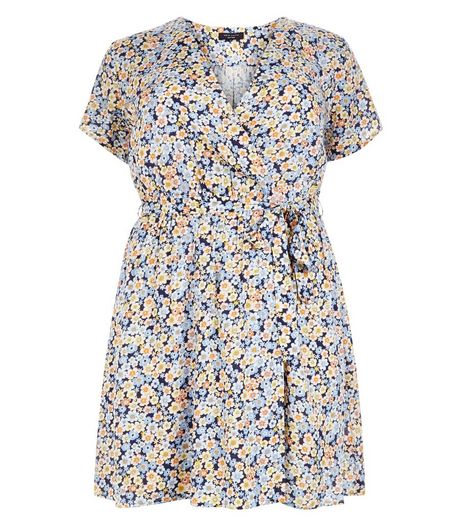 Curves Blue Floral Print Wrap Dress | New Look