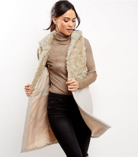 Cream Contrast Faux Fur Sleeveless Coat | New Look