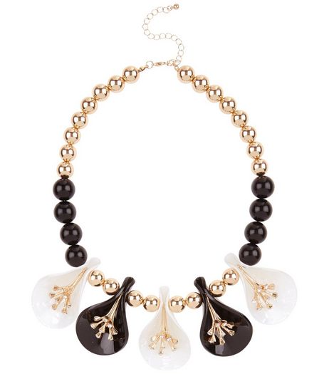 Black 3D Floral Necklace | New Look