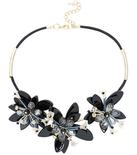 Black 3D Flower Necklace | New Look