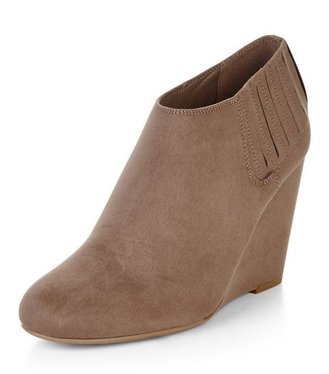 Light Brown Suedette Wedge Shoeboots | New Look