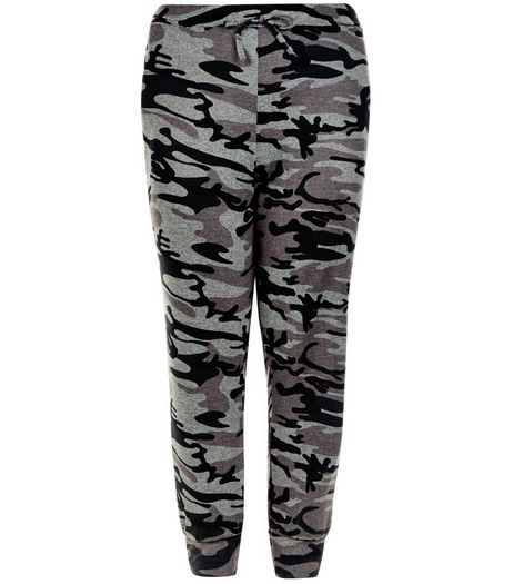 Curves Green Camo Print Joggers | New Look
