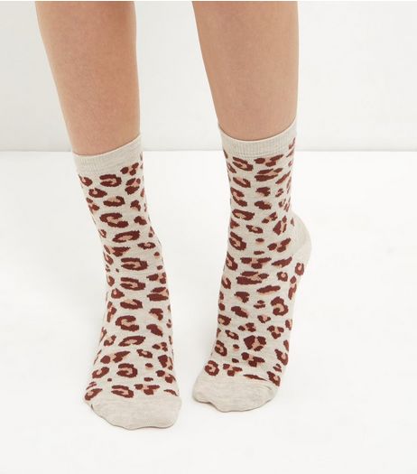 Light Brown Leopard Print Socks | New Look