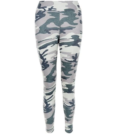 Petite Green Camo Print Leggings | New Look