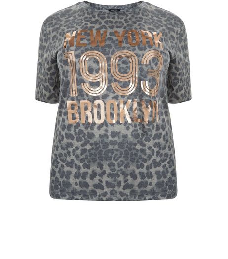 Curves Green New York 1993 Camo Print T-Shirt | New Look