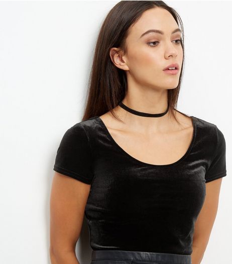 Black Velvet Scoop Neck Cap Sleeve Crop Top | New Look