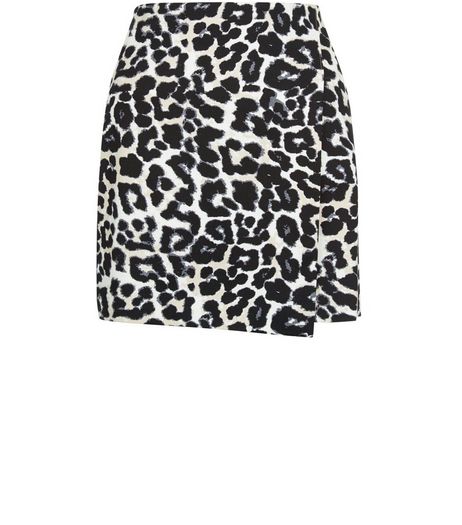 Petite Black Animal Print A-Line Skirt | New Look
