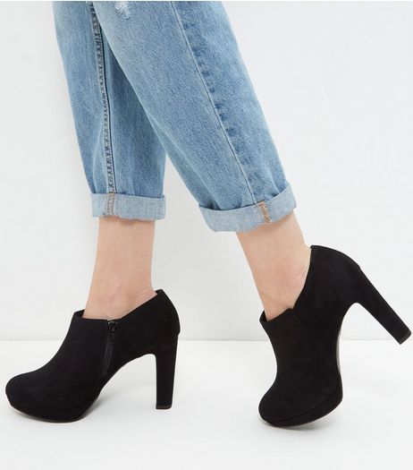 Wide Fit Black Suedette Shoe Boots | New Look