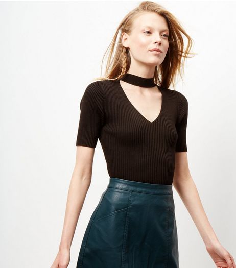 Black Ribbed Choker 1/2 Sleeve Top | New Look