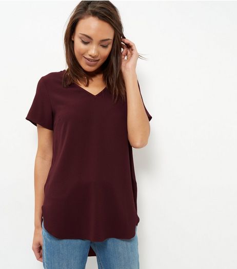 Burgundy V Neck Dip Hem T-Shirt | New Look