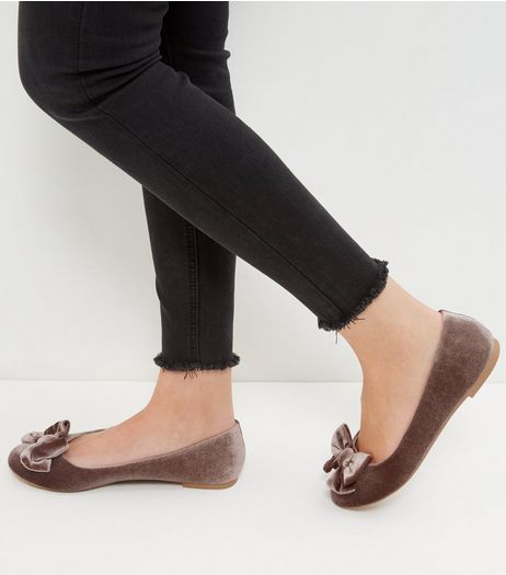 Wide Fit Light Brown Velvet Bow Ballet Pumps | New Look