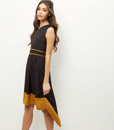 Mela Black Contrast Trim V Neck Dress | New Look