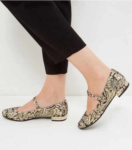 Gold Abstract Print Pumps | New Look