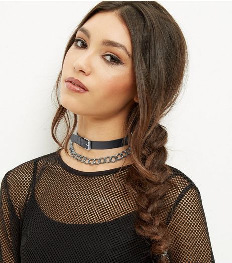 Silver Buckle and Chain Layered Choker | New Look