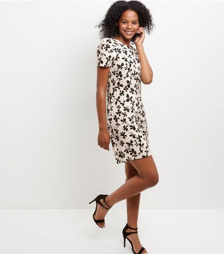 Mela White Clover Print Tea Dress | New Look