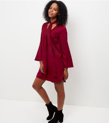 Mela Burgundy Bow Front Shift Dress | New Look