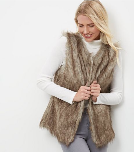 Mela Brown Faux Fux Gilet | New Look