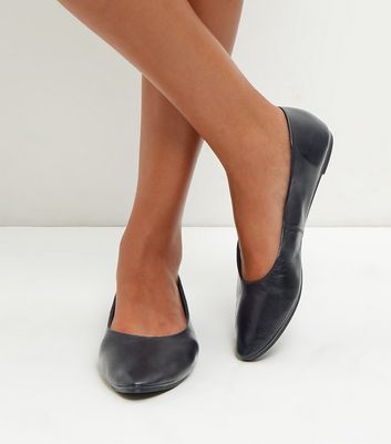pointed ballerina pumps