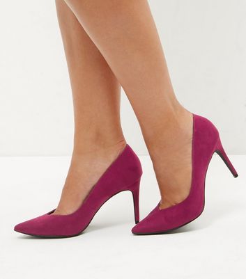 red pointed court shoes