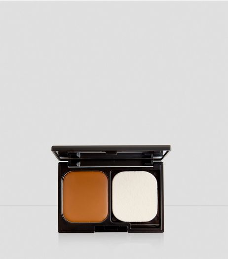 Caramel Flawless Foundation Compact | New Look