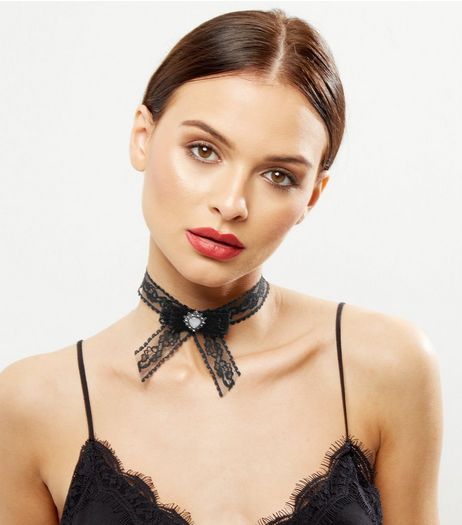 Black Lace Bow Choker | New Look