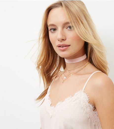 Mid Pink Stone Layered Velvet Choker | New Look