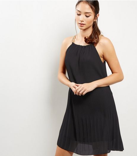 Loving This Chain Strap Pleated Dress | New Look