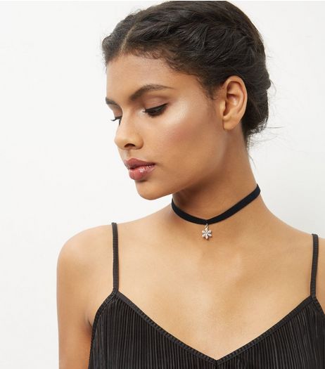 Black Flower Drop Choker | New Look