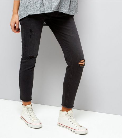 Maternity Black Ripped Knee Under Bump Jeggings | New Look