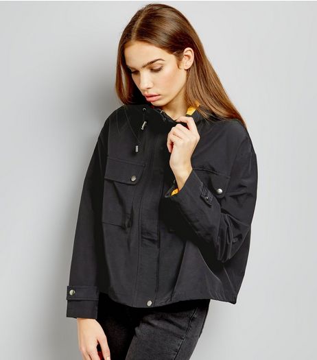 Black Boxy Cropped Anorak | New Look