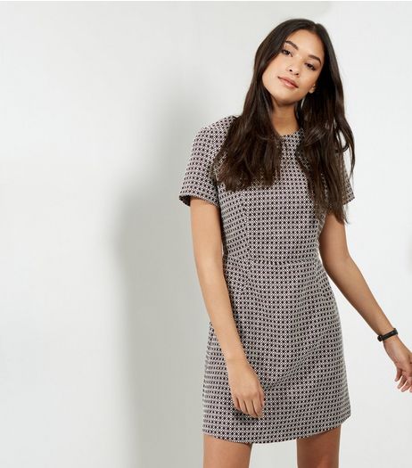 Red Jacquard Short Sleeve Shift Dress | New Look