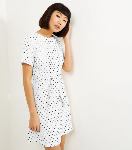 White Spot Print Tie Waist Short Sleeve Dress | New Look