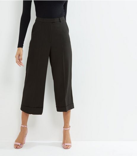 Black Turn Up Hem Cropped Trousers | New Look