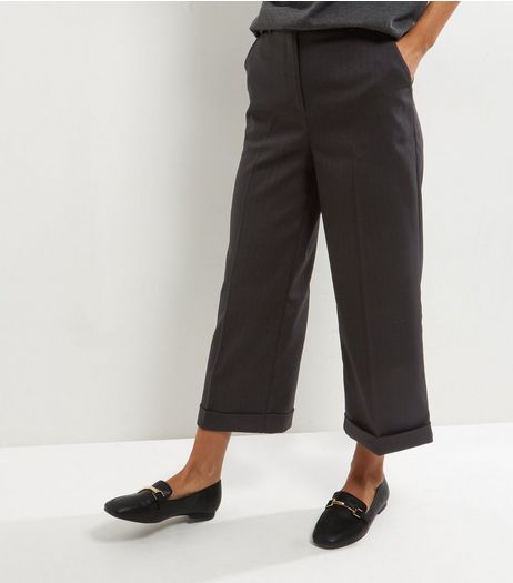 Black Herringbone Turn Up Cropped Trousers | New Look