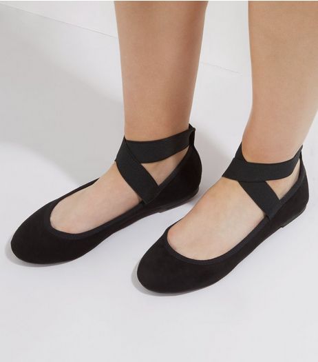 Wide Fit Black Elasticated Strap Pumps | New Look