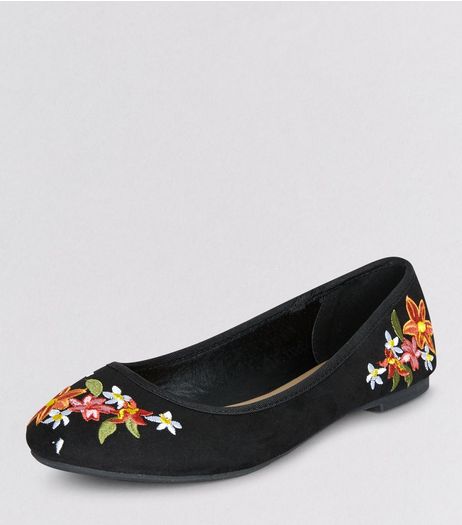 Teens Black Suedette Floral Embroidered Pumps | New Look