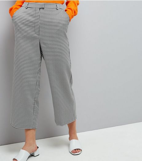 Black Dogtooth Print Wide Cropped Trousers | New Look