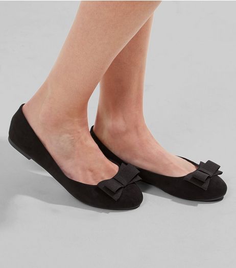 Wide Fit Black Bow Front Pumps | New Look