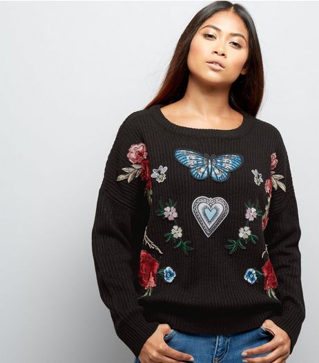 Petite Black Ribbed Floral Badge Jumper | New Look