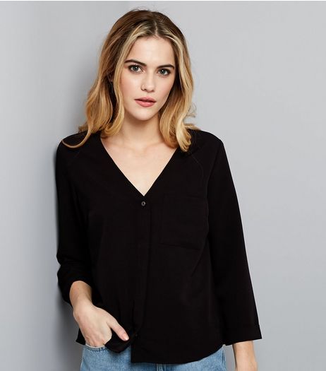 Black V Neck 3/4 Sleeve Cropped Shirt | New Look