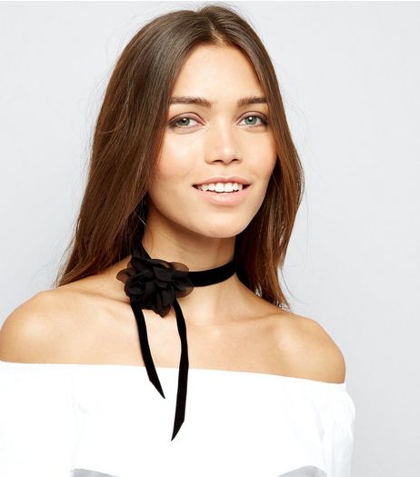 Black Corsage Flower Choker | New Look