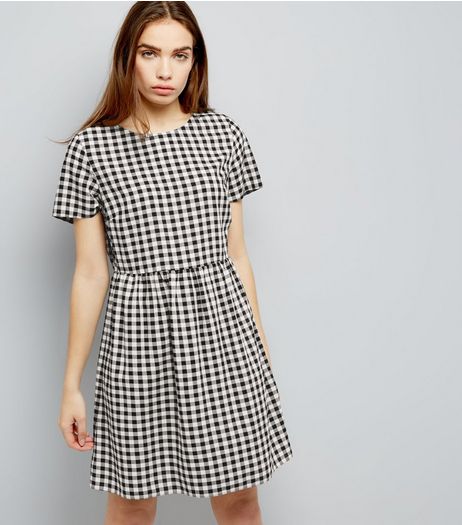 Black Gingham Short Sleeve Smock Dress | New Look
