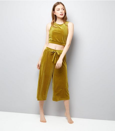 Green Ribbed Velvet Vest And Culottes Pyjama Set | New Look