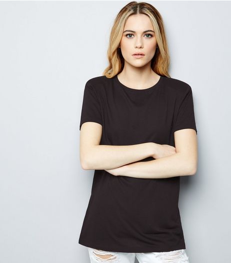 Black Shoulder Pad Boyfriend T-Shirt | New Look