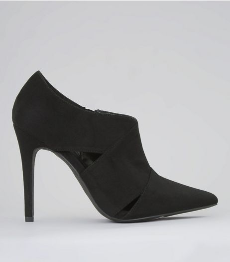 Black Suedette Cut Out Side Pointed Shoe Boots | New Look